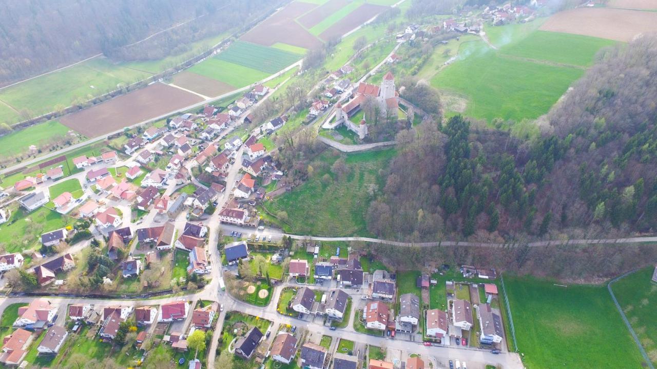 Landgasthof Falken Huttlingen Экстерьер фото