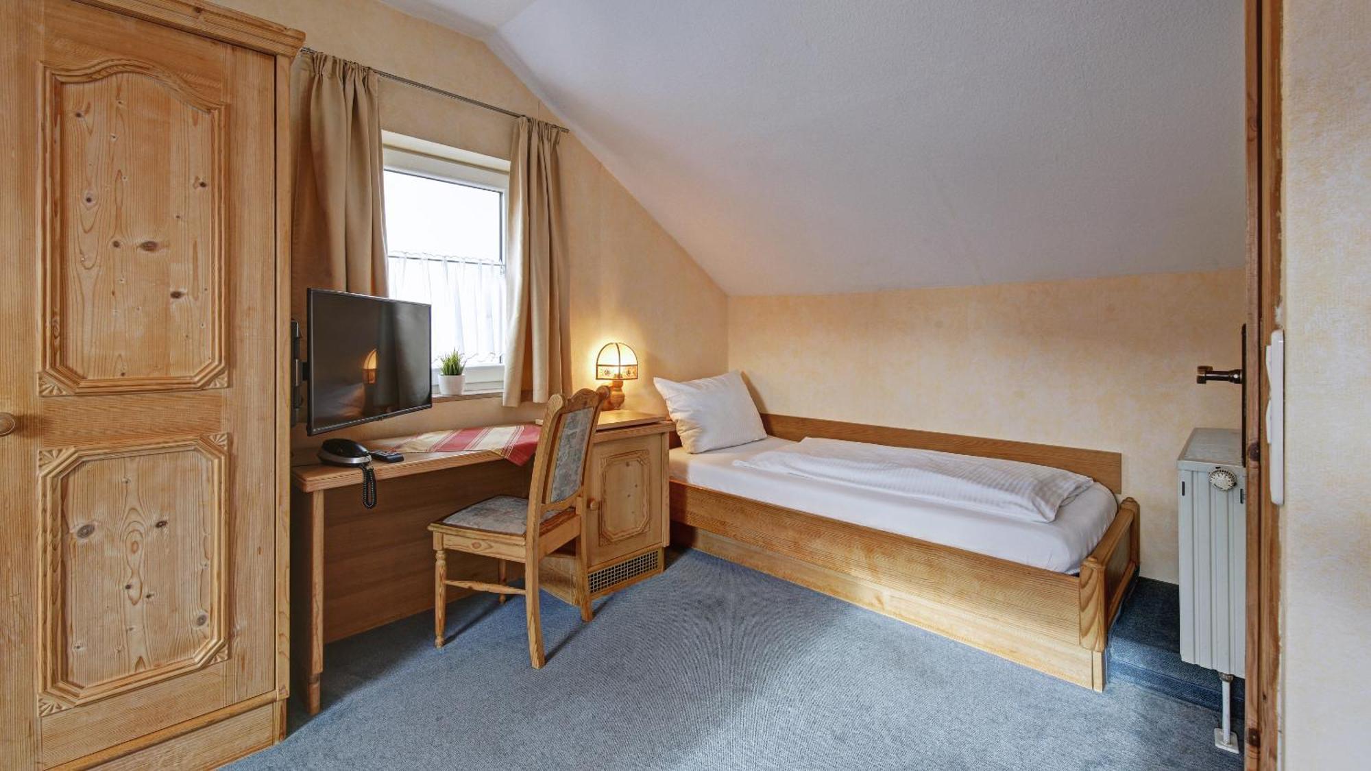 Landgasthof Falken Huttlingen Номер фото