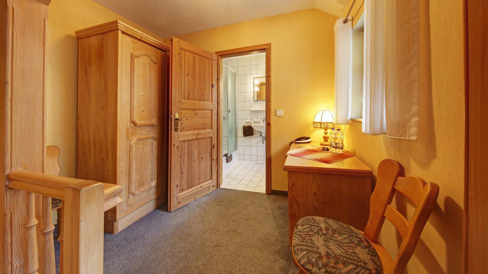 Landgasthof Falken Huttlingen Номер фото
